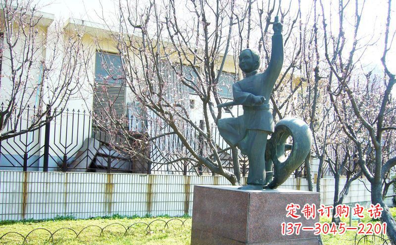 泸州精致细腻的老人铜雕