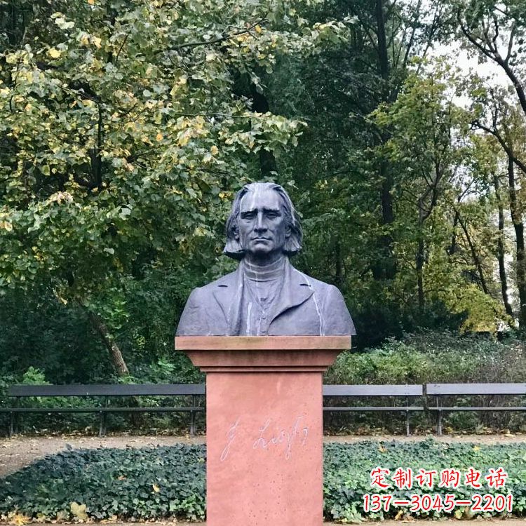 泸州钢琴音乐家肖邦的经典雕塑