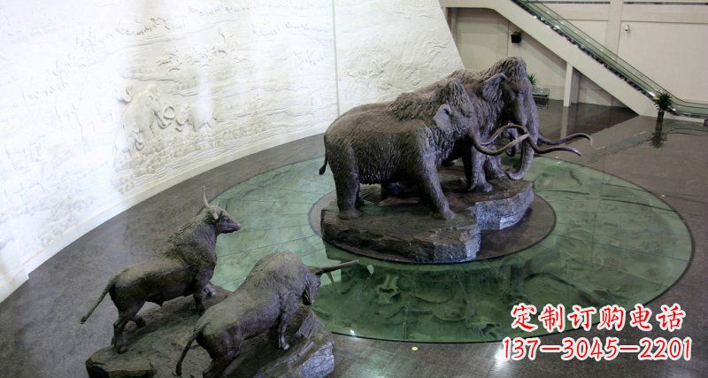 泸州公园长毛象动物铜雕 (3)
