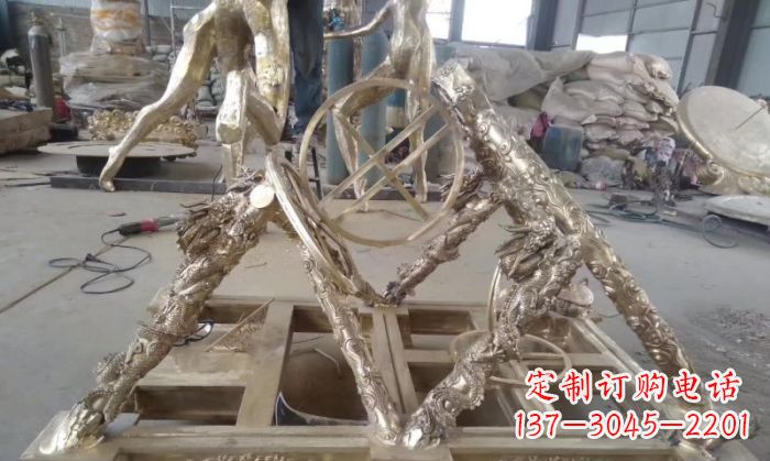 泸州“百年古董浑天仪铜雕,让古典美触手可及”