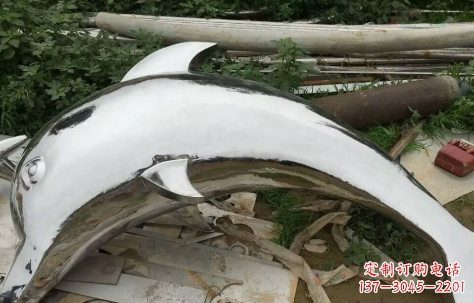 泸州展现动感的不锈钢海豚雕塑