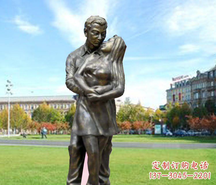 泸州一颗爱的心,用铜雕情侣人物雕塑表达