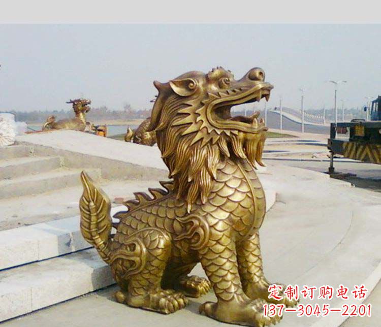 泸州狮子雕塑:象征力量,令人肃然起敬