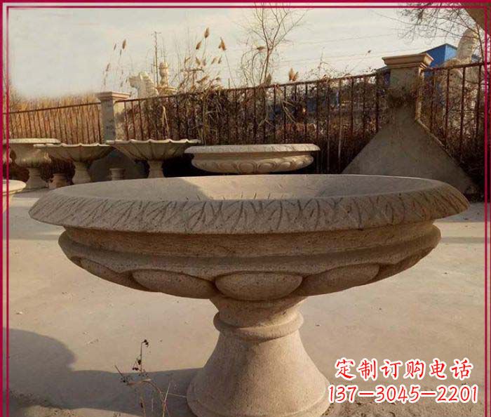 泸州黄锈石花盆雕塑,让花园更加美丽