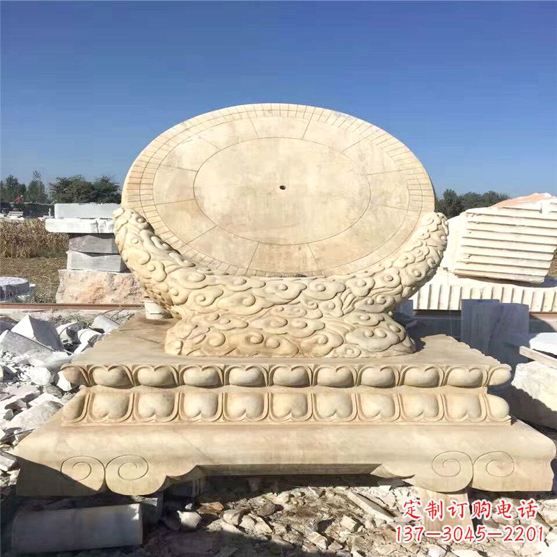 泸州优雅而古典的黄锈石日晷雕塑