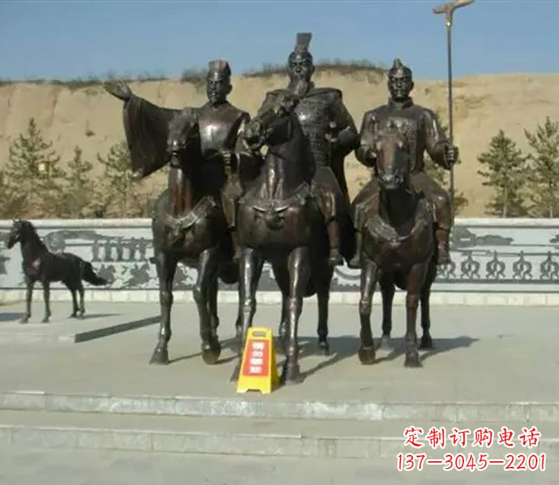 泸州中领雕塑:骑马广场铜雕作品