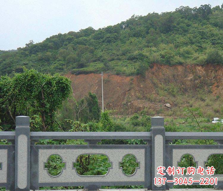 泸州景区仿古栏板石雕:展现华丽古典风格的雕塑艺术
