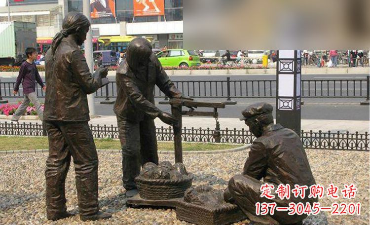 泸州灵动白菜雕塑生动展现可爱表情