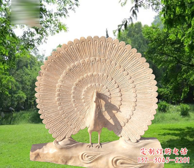 泸州欣赏孔雀美感的石雕公园雕塑