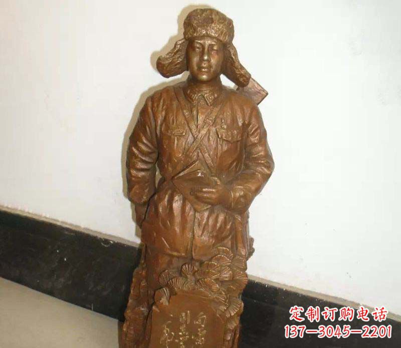 泸州纪念雷锋的精美铜雕