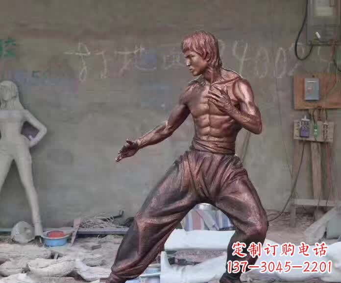 泸州李小龙铜雕,精美尽显传奇风采