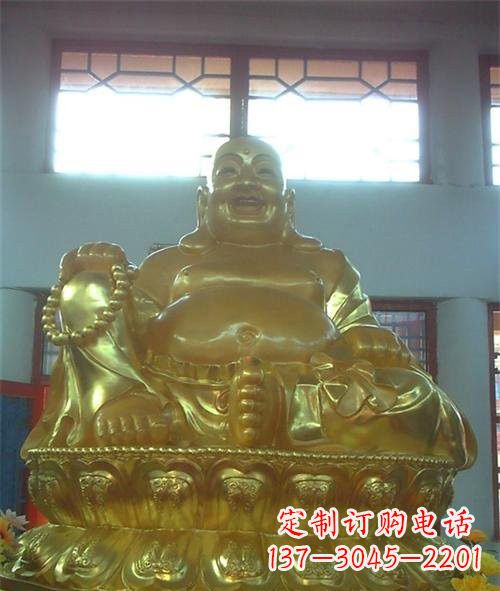 泸州传统工艺制作鎏金弥勒佛像