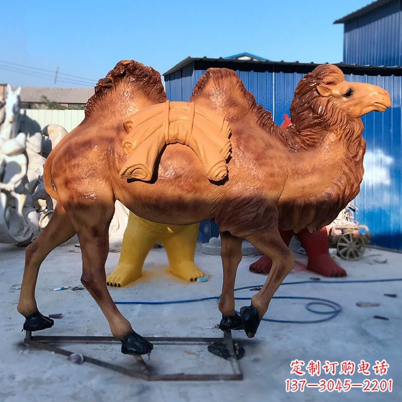泸州雕刻精美的骆驼玻璃钢仿真雕塑