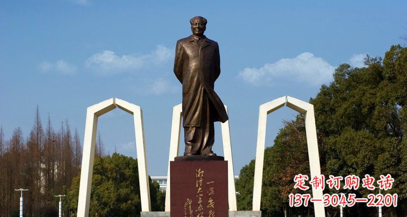 泸州纪念性毛主席铜雕,您的精致礼物