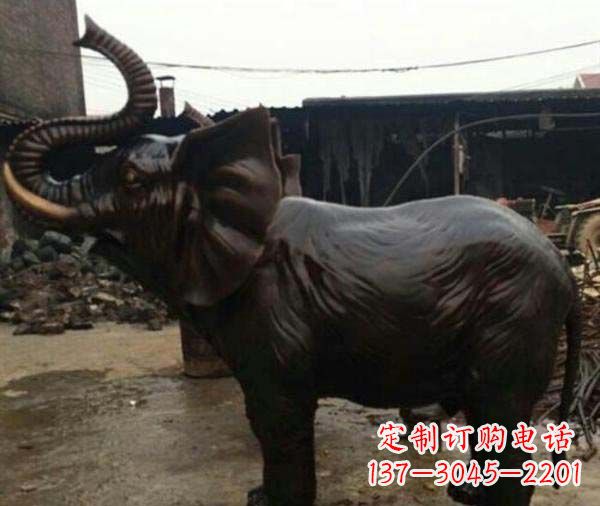 泸州门口大象铜雕