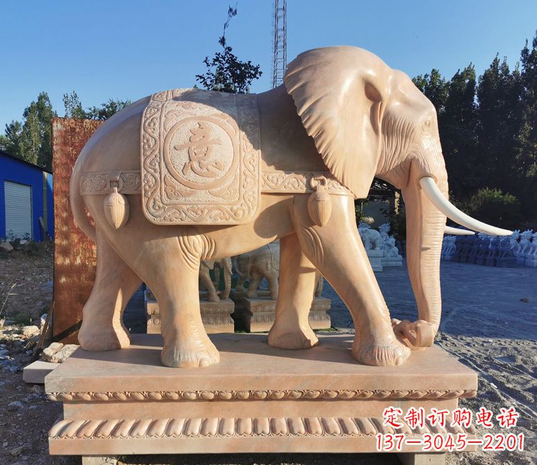 泸州南中领雕塑的大象雕塑