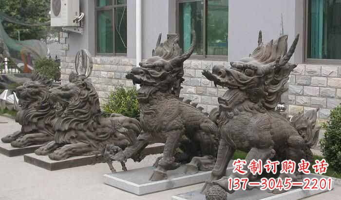 泸州招财进宝,麒麟雕塑立足宅门口