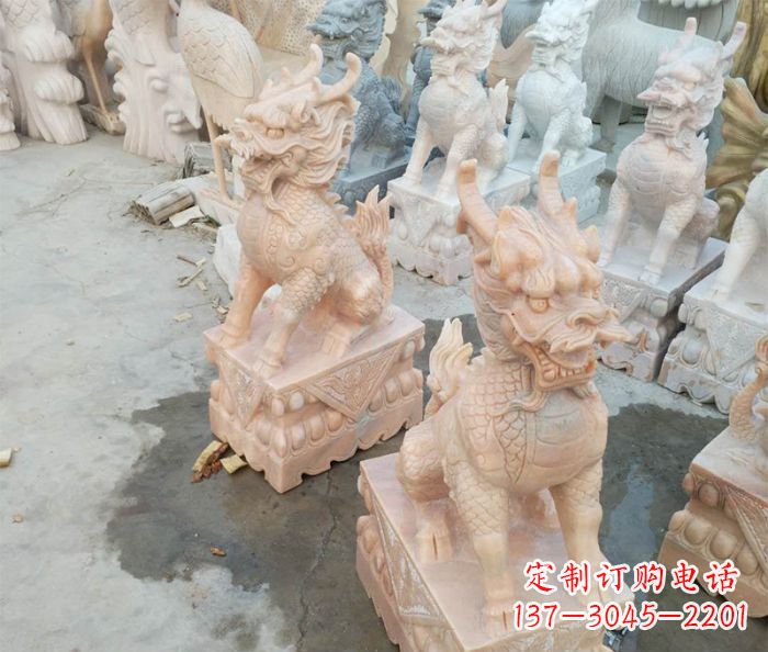 泸州华丽夺目,雕琢精美的麒麟石雕