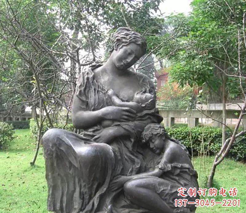 泸州母亲喂奶公园人物铜雕
