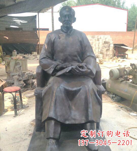 泸州蔡元培铜雕:让你的精神耀眼发光
