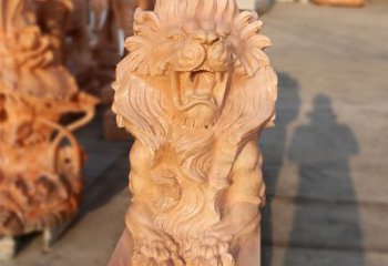 泸州象征力量的汇丰狮子红石雕