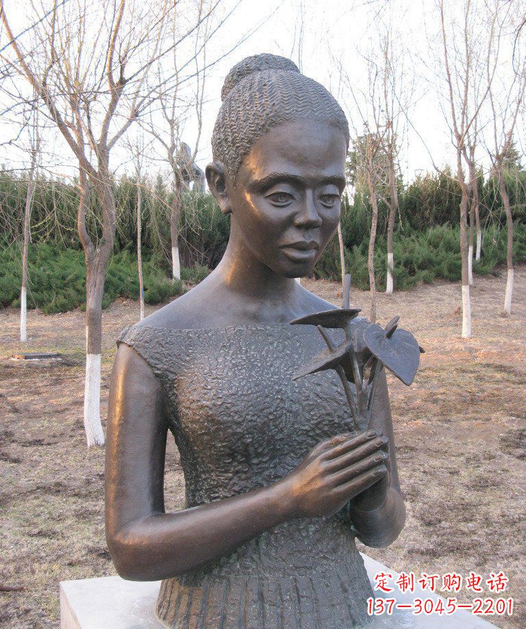 泸州浪漫艺术·女人铜雕
