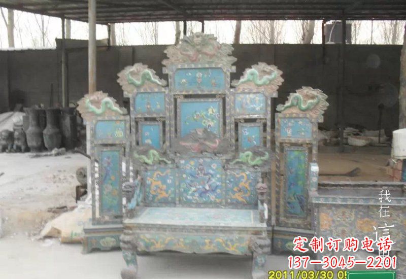 泸州青铜仿古龙椅雕塑,精美传神