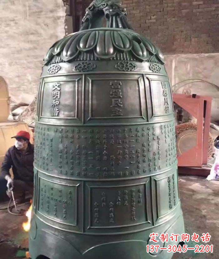 泸州古典铜钟雕塑,装点家园