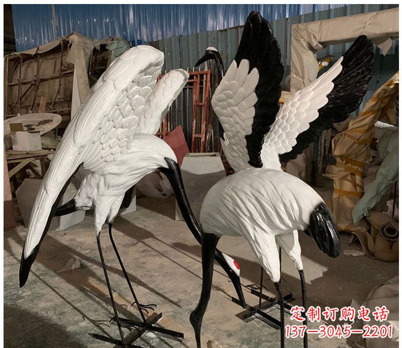 泸州石雕展翅丹顶鹤动物雕塑