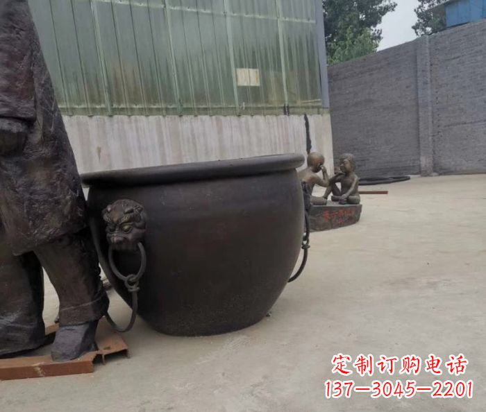 泸州水缸铜雕塑 (2)