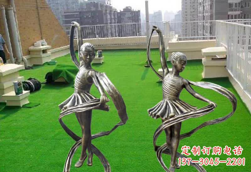 泸州跳舞的女孩铜雕
