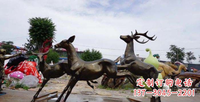泸州跳跃的小鹿铜雕