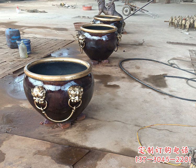 泸州铜雕故宫狮子头水缸雕塑