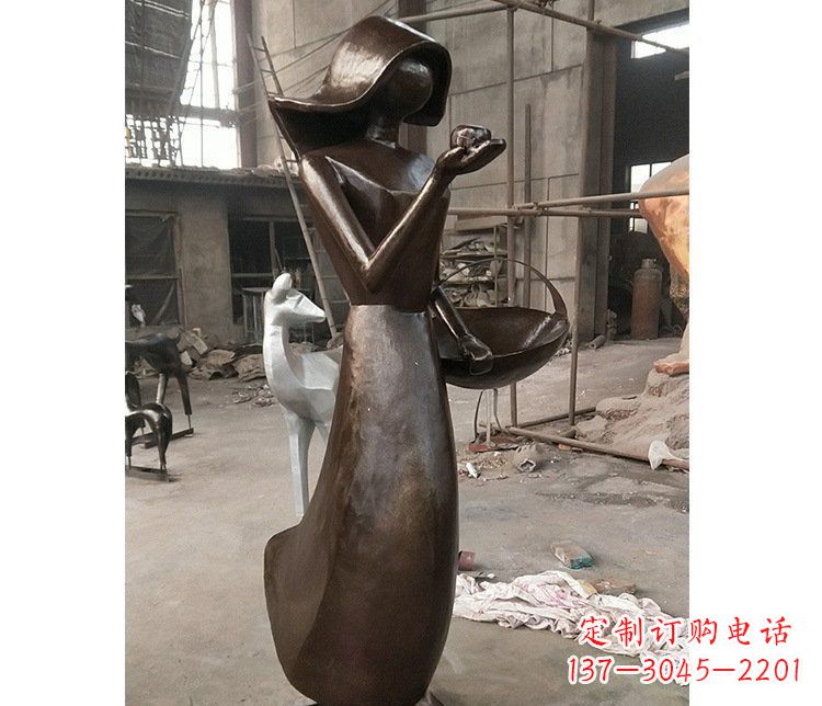 泸州铜雕逛街女孩人物雕塑