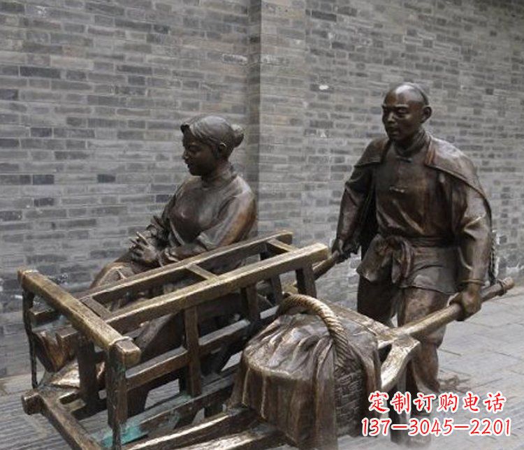 泸州推独轮车的人物铜雕