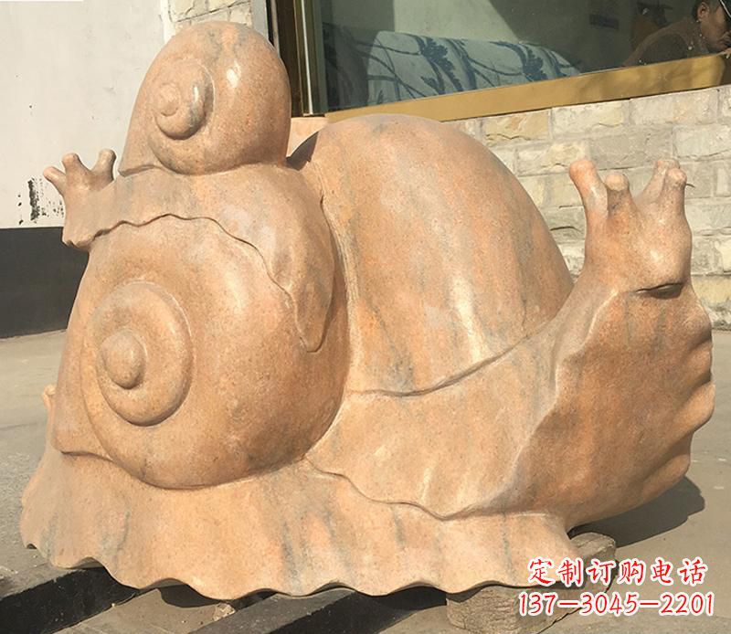 泸州晚霞红大型蜗牛母子雕塑