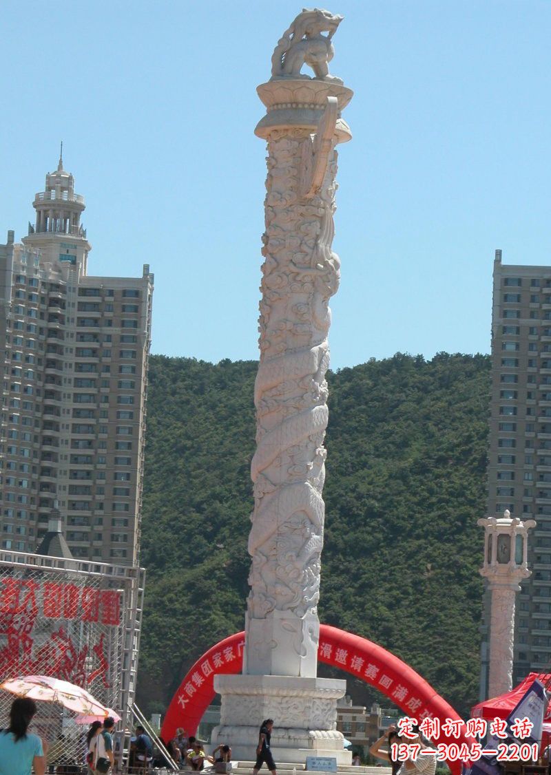 泸州晚霞红广场龙柱