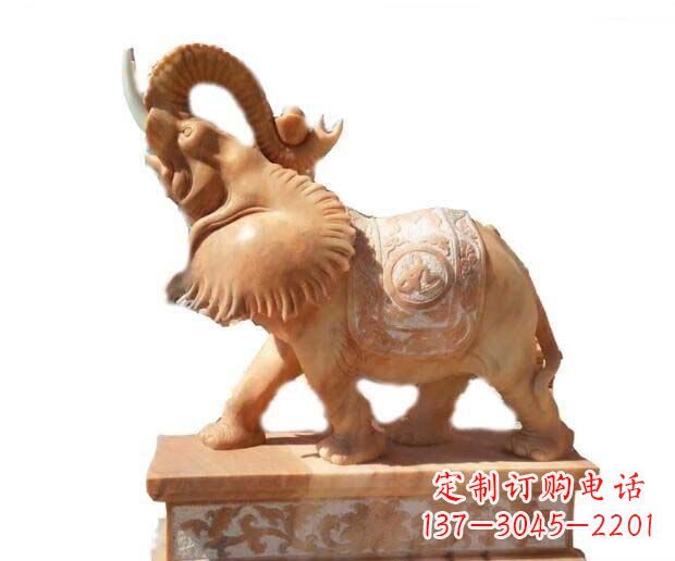 泸州晚霞红吉祥如意象鼻朝天的大象石雕