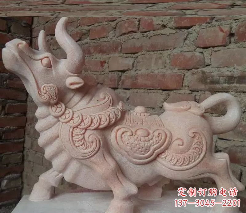 泸州晚霞红小牛雕塑