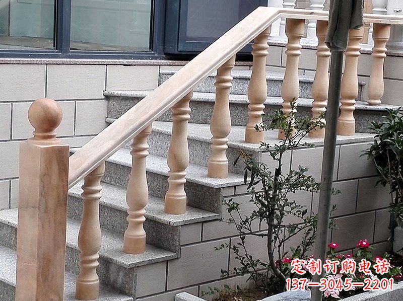 泸州晚霞红小区栏杆石雕