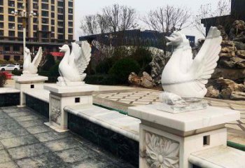 泸州中领雕塑提供最高质量的天鹅雕塑定制服务。…