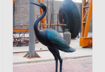 泸州青铜仙鹤雕塑：展现古典和谐之美