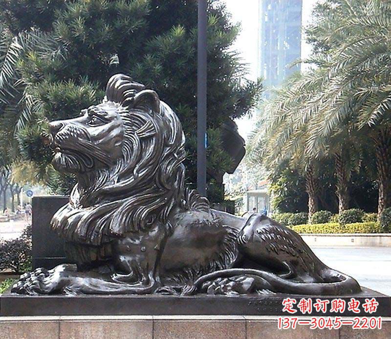 泸州卧着的西洋狮看门狮子铜雕
