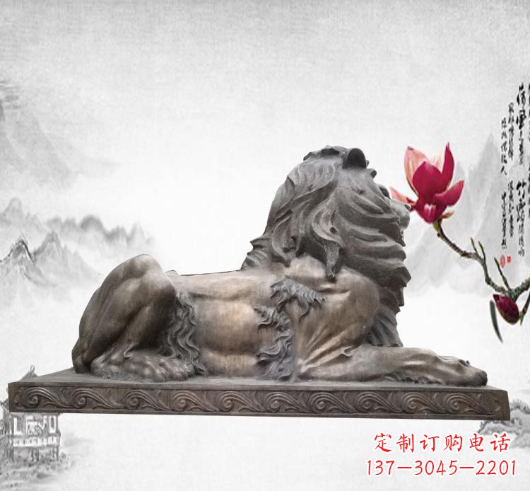 泸州卧着的西洋狮子铜雕