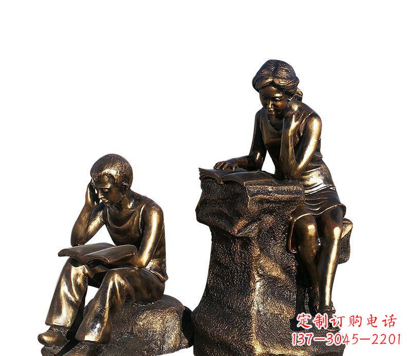 泸州校园铸铜学生看书人物雕塑