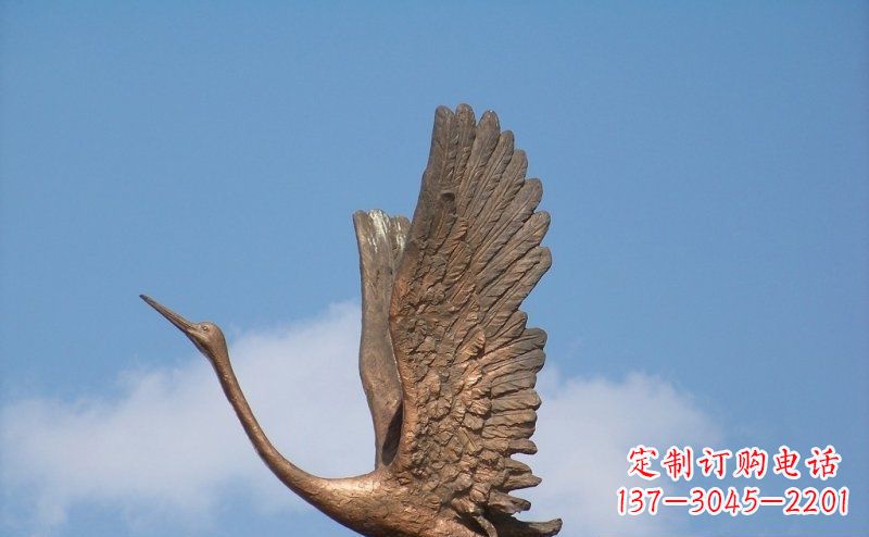 泸州展翅高飞的仙鹤动物铜雕