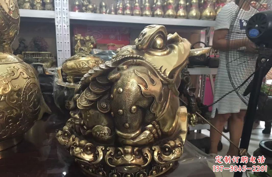 泸州招财金蟾动物铜雕