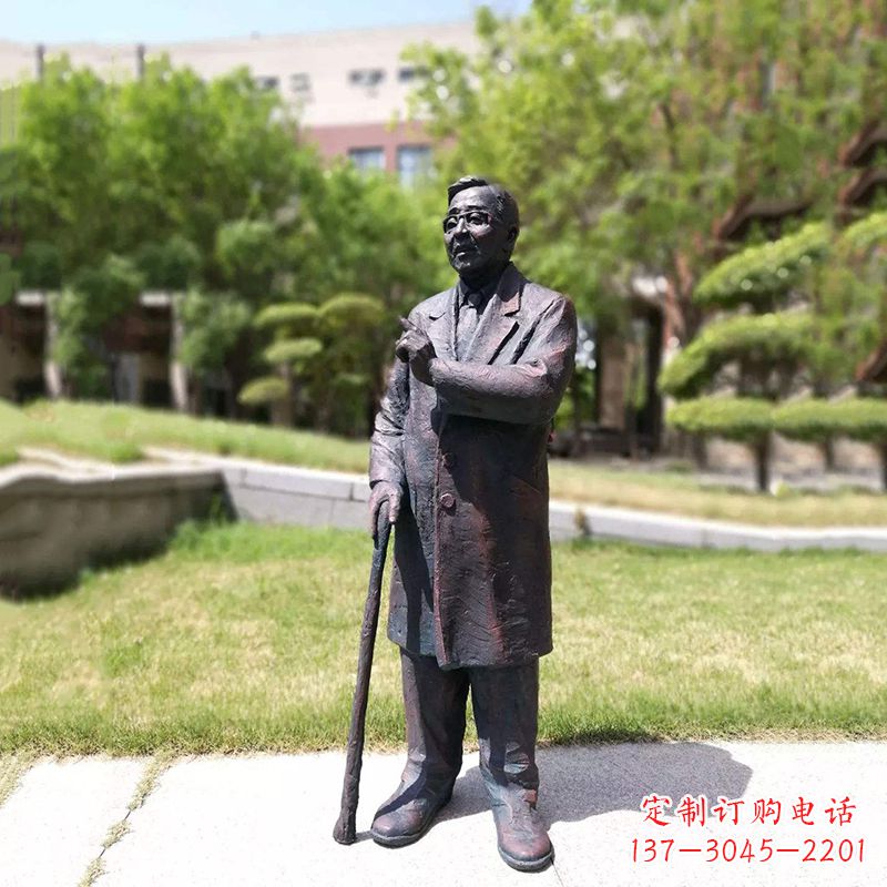 泸州中国名人著名数学家华罗庚铜雕像