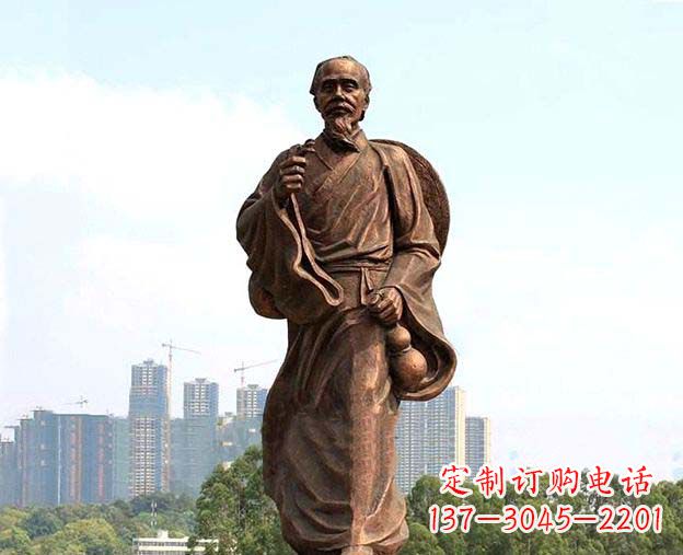泸州中华古代名医华佗铜雕像