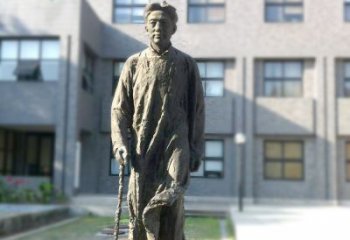 泸州校园名人徐悲鸿雕塑